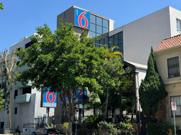 Motel 6 Hollywood image 33
