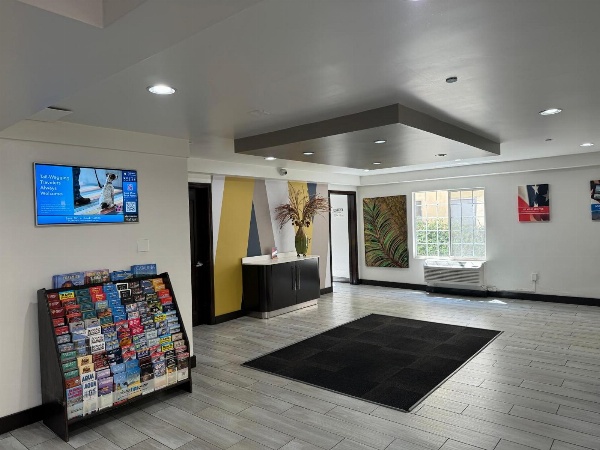 Motel 6 Hollywood image 4